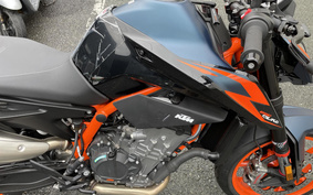 KTM 890 DUKE R 2024 TU940