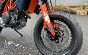 KTM 690 SMC R 2024 LSV40