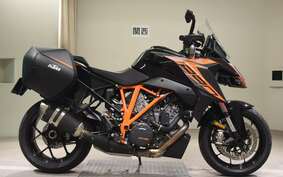 KTM 1290 SUPER DUKE GT V6940