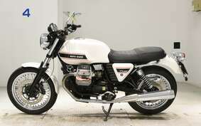 MOTO GUZZI V7 CLASSIC 2011