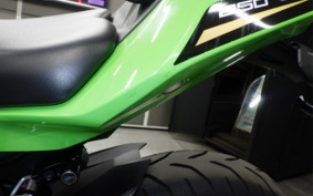 KAWASAKI ZX-25R ZX250E