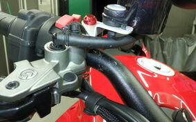 DUCATI STREETFIGHTER V2 2023