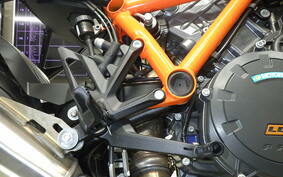 KTM 1290 SUPER DUKE R 2023 V3940