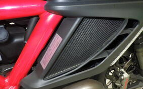 DUCATI DIAVEL 2012