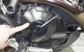 DUCATI HYPERSTRADA 820 2013