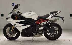 TRIUMPH DAYTONA 675 R 2015