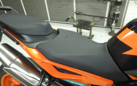 KTM 890 DUKE GP 2023