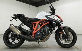 KTM 1290 SUPER DUKE R V3940