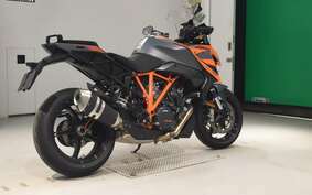 KTM 1290 SUPER DUKE GT 2022 V6940