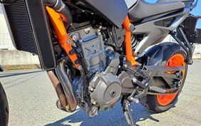 KTM 890 DUKE R 2021 TU940