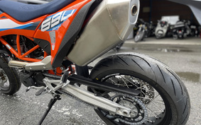 KTM 690 SMC R 2024 LSV40