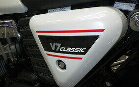 MOTO GUZZI V7 CLASSIC 2012