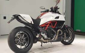 DUCATI DIAVEL 2012