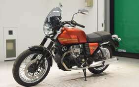 MOTO GUZZI V7 CLASSIC 2013 LWJ0