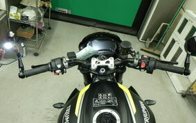 TRIUMPH STREET TRIPLE RS 2021