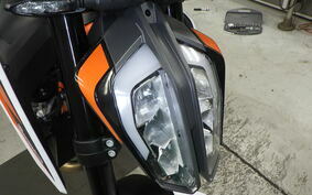 KTM 890 DUKE R 2021 TU940