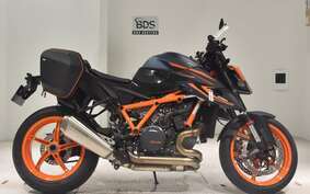 KTM 1290 SUPER DUKE R 2022