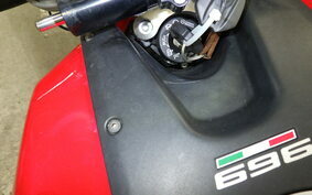 DUCATI MONSTER 696 2010