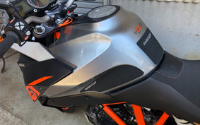 KTM 1290 SUPER DUKE GT 2016 V6940