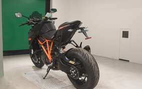 KTM 1290 SUPER DUKE R 2016 V3940