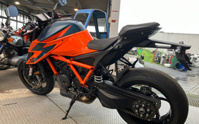 KTM 1290 SUPER DUKE R 2021 V3940