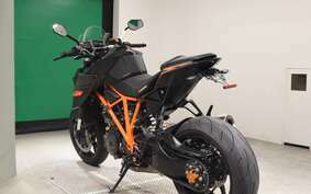 KTM 1290 SUPER DUKE R 2016 V3940