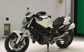 DUCATI MONSTER 696 + 2010