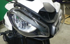 TRIUMPH STREET TRIPLE R 2023