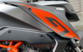 KTM 1290 SUPER DUKE GT 2016 V6940