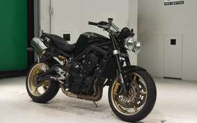 TRIUMPH STREET TRIPLE R 2011