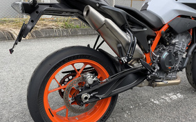 KTM 890 DUKE R 2023 TU940