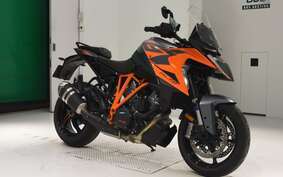 KTM 1290 SUPER DUKE GT 2022