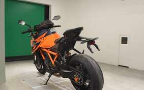 KTM 1290 SUPER DUKE R 2021 V3940