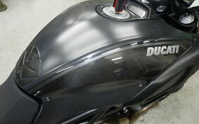 DUCATI DIAVEL Carbon 2013