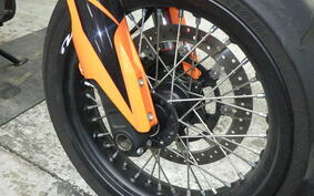 KTM 690 SMC R 2023