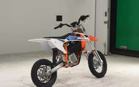 KTM SX E5