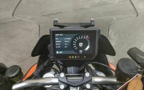 KTM 1290 SUPER DUKE GT 2020 V6940