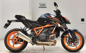 KTM 1290 SUPER DUKE R 2022 V3940