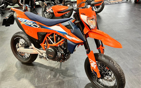 KTM 690 SMC R 2024 LSV40