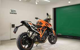 KTM 1290 SUPER DUKE R 2015 V3940