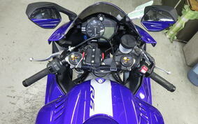 YAMAHA YZF-R6 2021