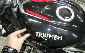 TRIUMPH STREET TRIPLE RS 2018