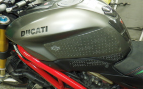 DUCATI STREETFIGHTER S 2012