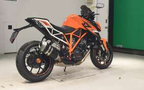 KTM 1290 SUPER DUKE R 2014 V3940