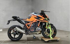 KTM 1290 SUPER DUKE R V3940