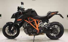 KTM 1290 SUPER DUKE R 2014 V3940