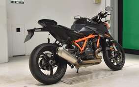 KTM 1290 SUPER DUKE R 2020 V3940