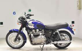 TRIUMPH BONNEVILLE 2004 J900TM