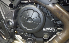 DUCATI DIAVEL 2013