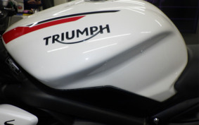 TRIUMPH STREET TRIPLE S 2020